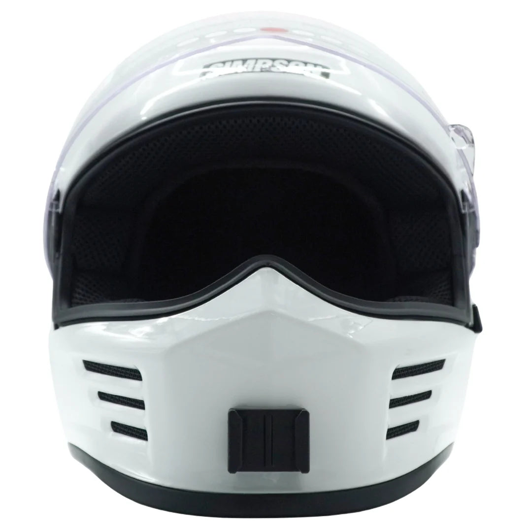Vista frontal del casco SIMPSON SPEED BANDIT con el soporte de mentonera RiderMounts montado