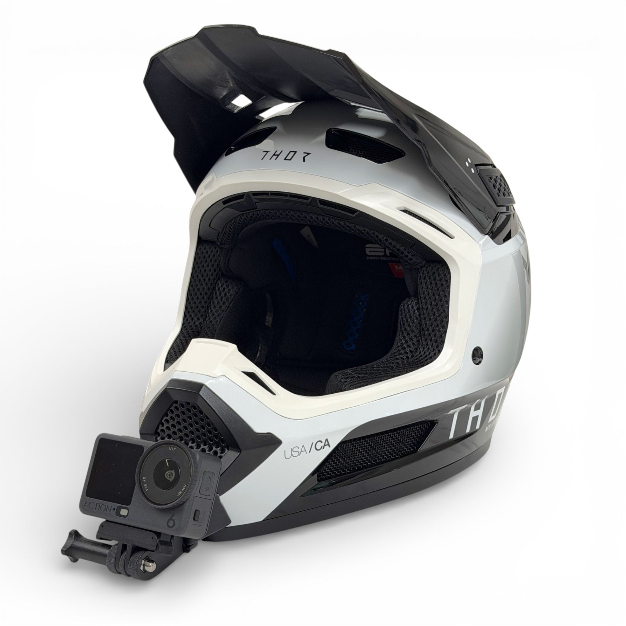 Casco THOR FLEET con soporte de mentonera RiderMounts y cámara de acción montada